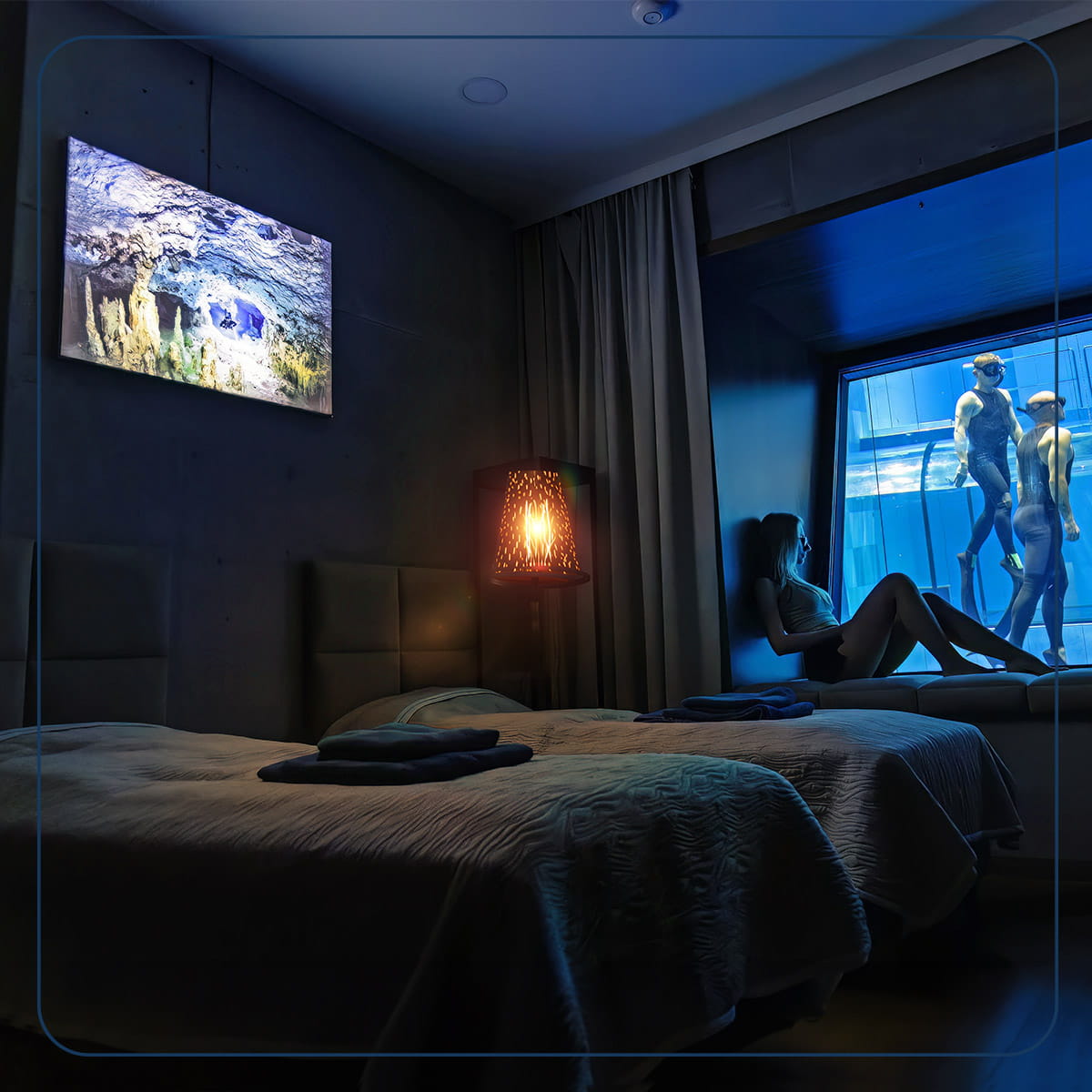 Night in an underwater room